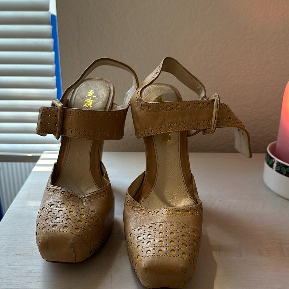 Pre loved LAMB heels